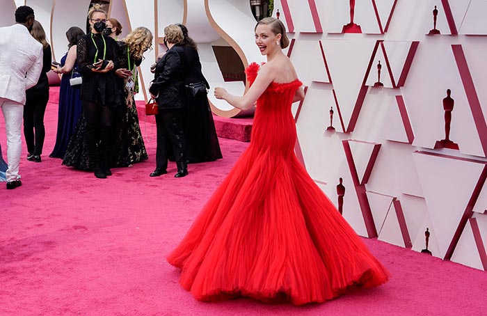 Oscars 2021: एक नजर रेड कार्पेट के कूल मूमेंट्स पर