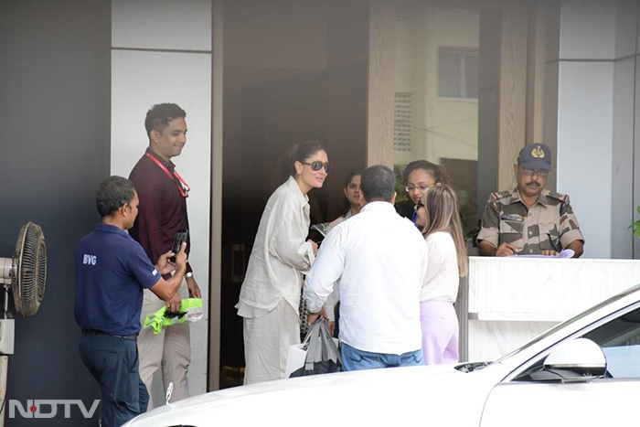 करीना कपूर, आमिर खान और अक्षय कुमार समेत अन्य सेलेब्स एयरपोर्ट पर आए नज़र