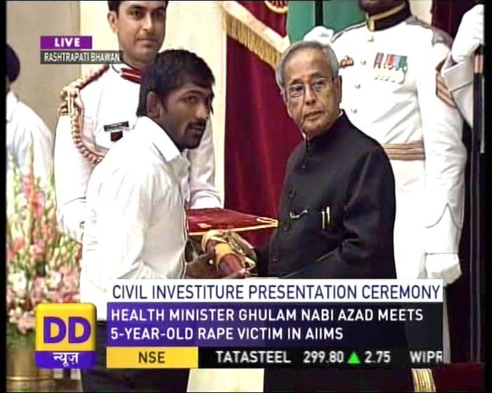 Rajesh Khanna, Ramesh Sippy receive Padma honours
