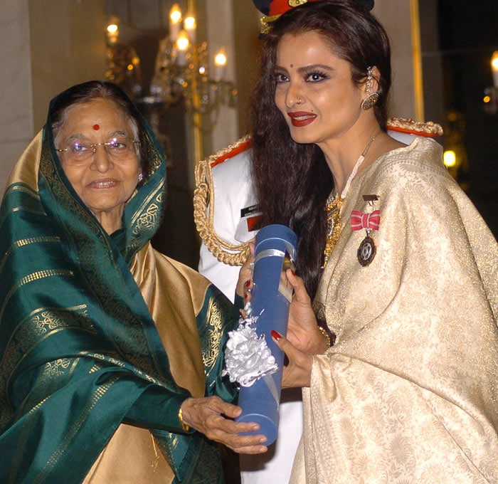 Kareena with Saif at Padma Shri awards
