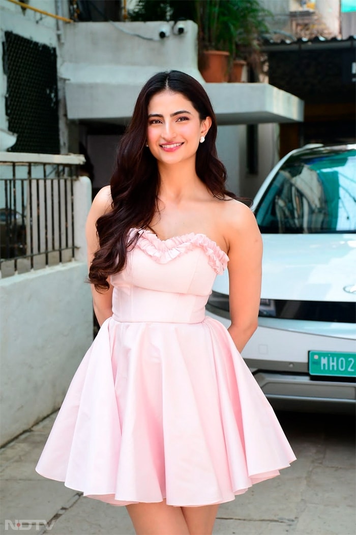 Palak Tiwari wore matching pink stiletto heels. (Image Courtesy: Varinder Chawla)