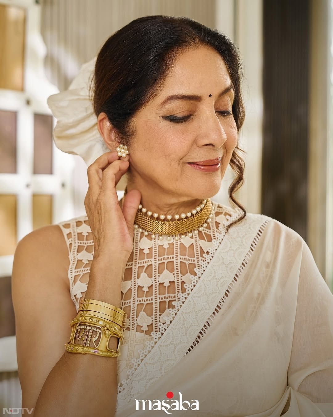 पंचायत की मंजू देवी यानी एक्ट्रेस नीना गुप्ता अपने बेबाक अंदाज के लिए जानी जाती हैं. neena_gupta/Instagram