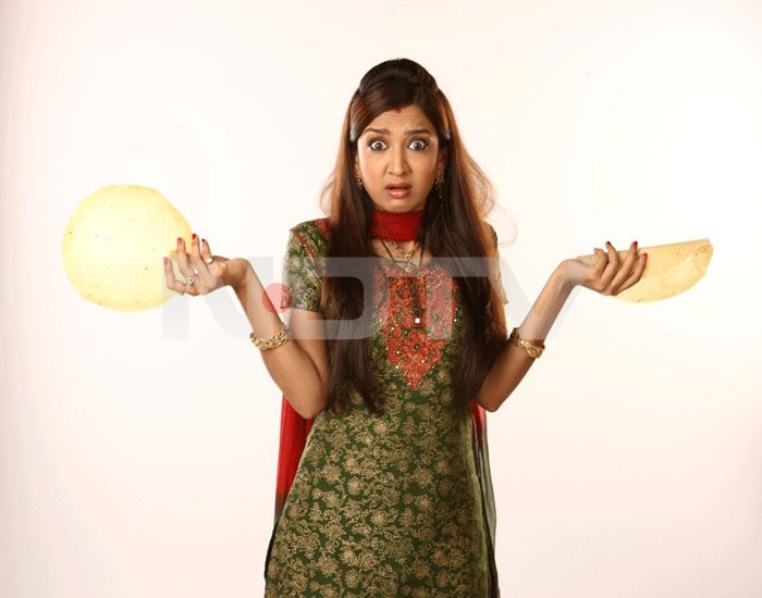 Tulika Patel as Hetal Patel in <i>Papad Pol - Shahbuddin Rathod ki Rangeen Duniya</i>.