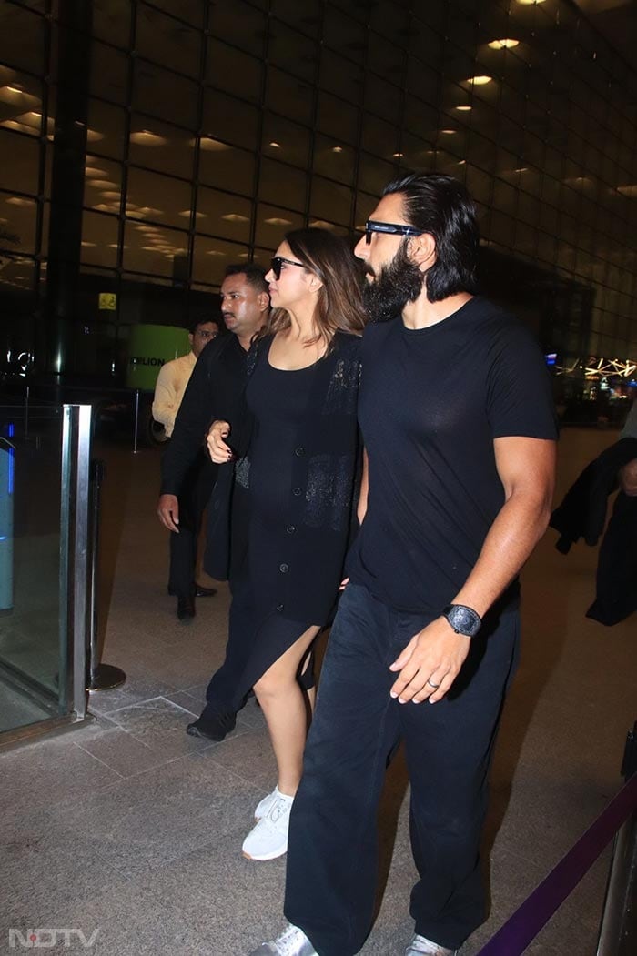 Deepika and Ranveer were twinning in their all-black outfits. (Image Courtesy: Varinder Chawla)