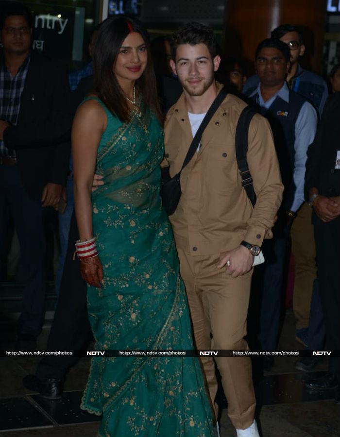 Just Married: Priyanka And Nick Just Can\'t Stop Looking At Each Other