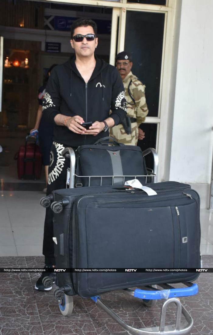 Ganesh Hegde, who reportedly in charge of choreographing the <i>sangeet</i>, arrived on time.