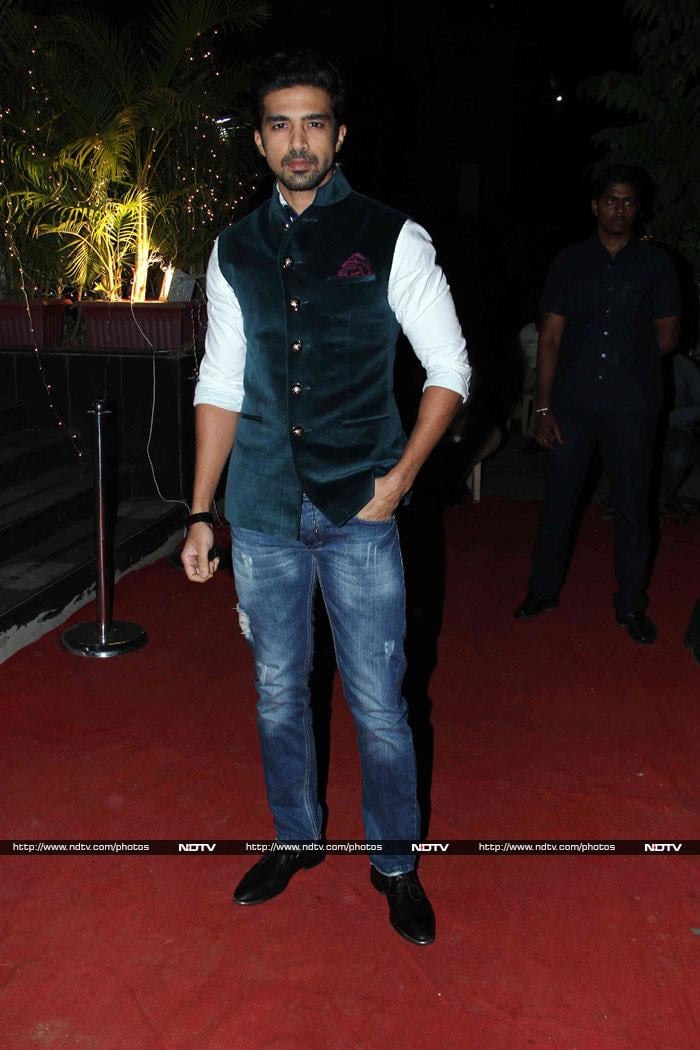 <i>Hawaa Hawaai</i> actor Saqib Saleem looked handsome in a Nehru Jacket worn over a white shirt and a pair of blue denims.