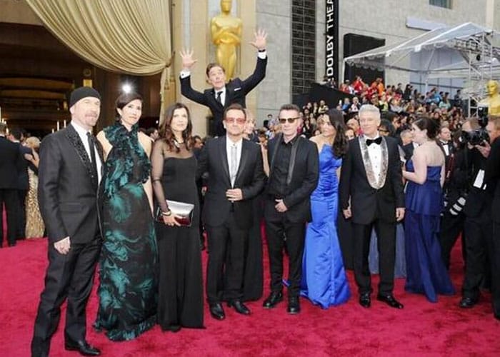 Oscar photobombers: Starring Sherlock, U2, Lupita, Jared, Anne and a Beatle