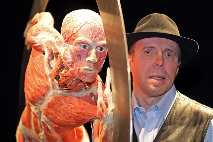 German 'plastinator' Gunther von Hagens poses next to a plastinated exhibit during the exhibition 'Koerperwelten' (Body worlds) on June 3, 2010 in Leipzig, eastern Germany. The exhibition takes place from June 4 to September 12, 2010. (Photo: AFP)