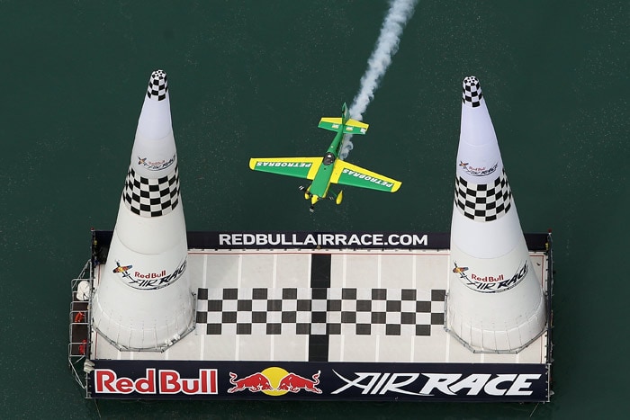 Michael Goulian of USA in action during the Red Bull Air Race Training day on June 4, 2010 in Windsor, Canada. (Photo: AFP)