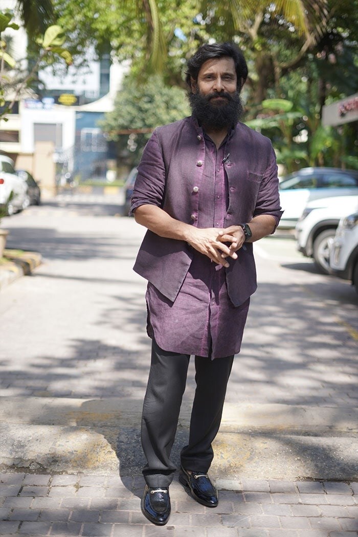 विक्रम काफी डैशिंग लग रहे थे.