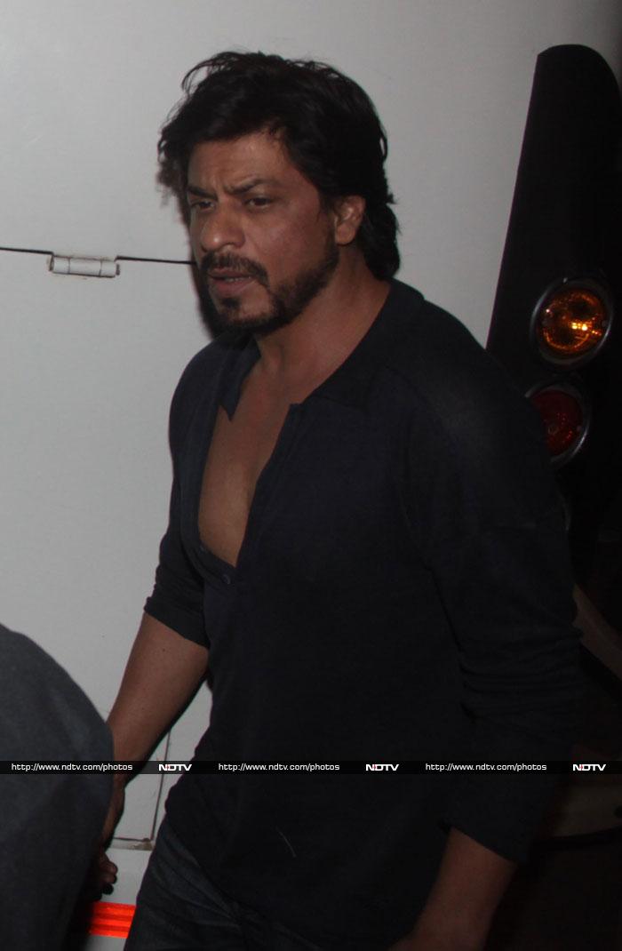 Deepika\'s smile makes up for SRK, the incredible grump