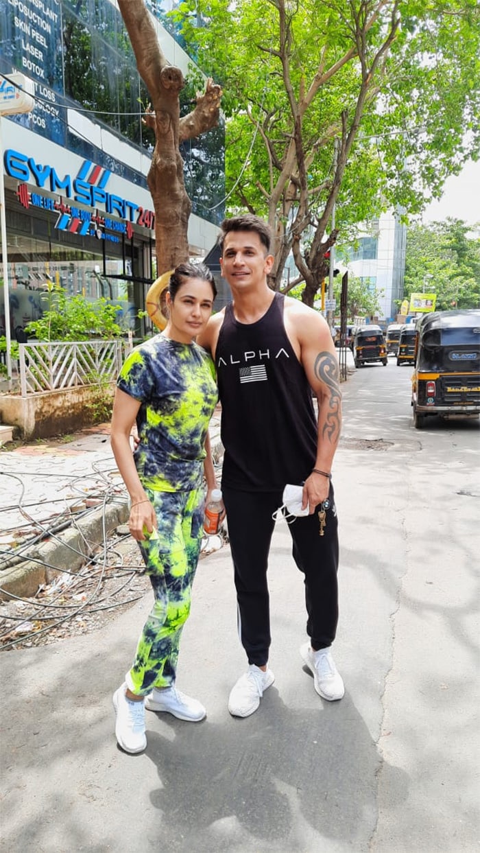 Celebrity couple Prince Narula and Yuvika Chaudhary posed happily for the shutterbugs outside their gym.
