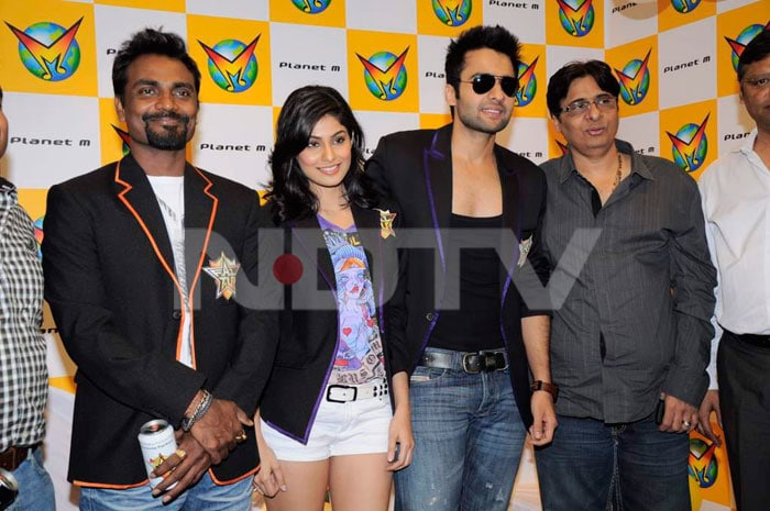 Remo, Puja Gupta, Jackky Bhagnani And Vashu Bhagnani pose for the camera.