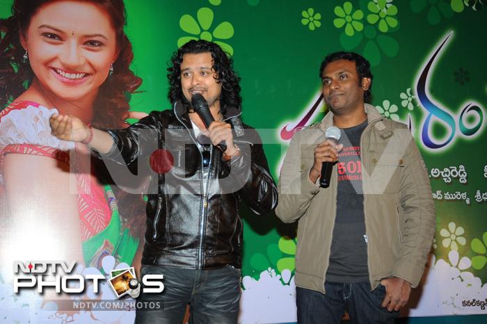 Raja Hasan sings a song. Anoop Rubens in the background.