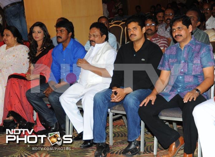 Isha Chawla, Sunil and SV Krishna Reddy enjoy the launch of their movie.