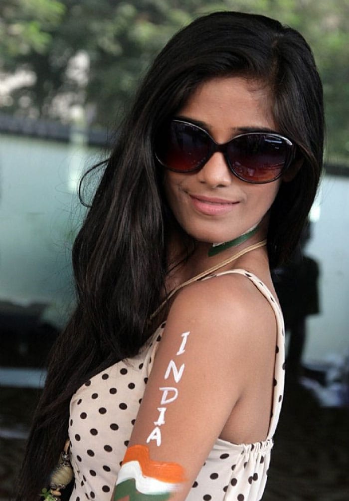 Poonam Pandey to bare all only for Team India