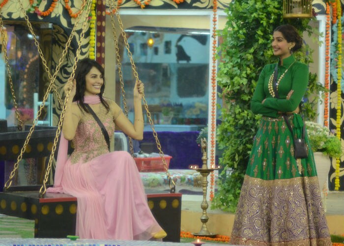 <I>Bigg Boss 9</i>: Contestants Celebrate Diwali with Prem and Maithili