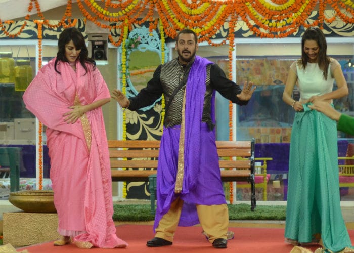 <I>Bigg Boss 9</i>: Contestants Celebrate Diwali with Prem and Maithili