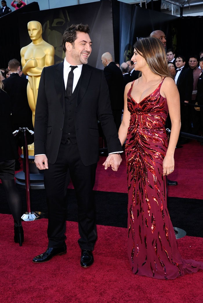 Penelope Cruz glowed post pregnancy at the Oscar red carpet this year. (Image courtesy: Getty)