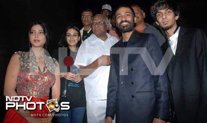 Dhanush, Shruti, Aishwaryaa at 3 premiere