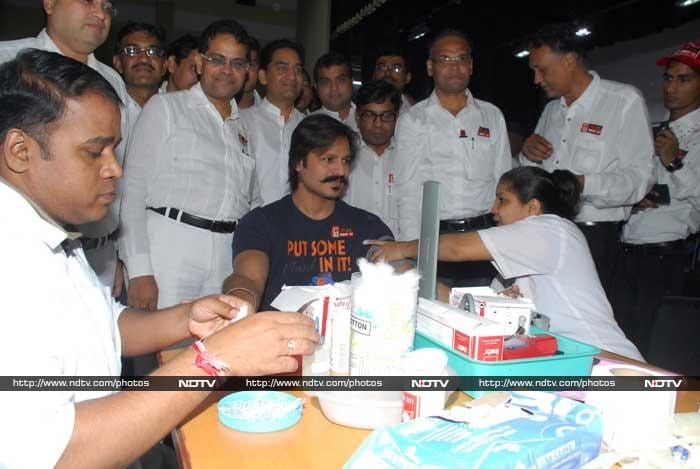 Actor Vivek Oberoi was spotted at a blood donation drive in Mumbai.