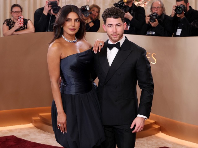 प्रियंका चोपड़ा से लेकर जेनिफर लोपेज तक, गोल्डन ग्लोब्स अवॉर्ड 2026 में छाये सितारे