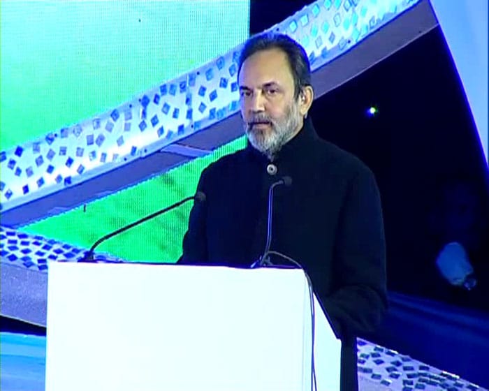 In an opening address, Dr. Prannoy Roy welcomed everyone to NDTV's Greenies Eco Awards.