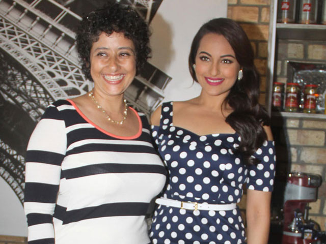 Smiles <i>Dil Se</i>: Manisha, Sonakshi