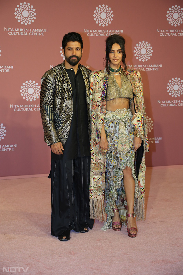 Farhan Akhtar attends the Ambani event with wife Shibani Dandekar. (Image Courtesy: Varinder Chawla)