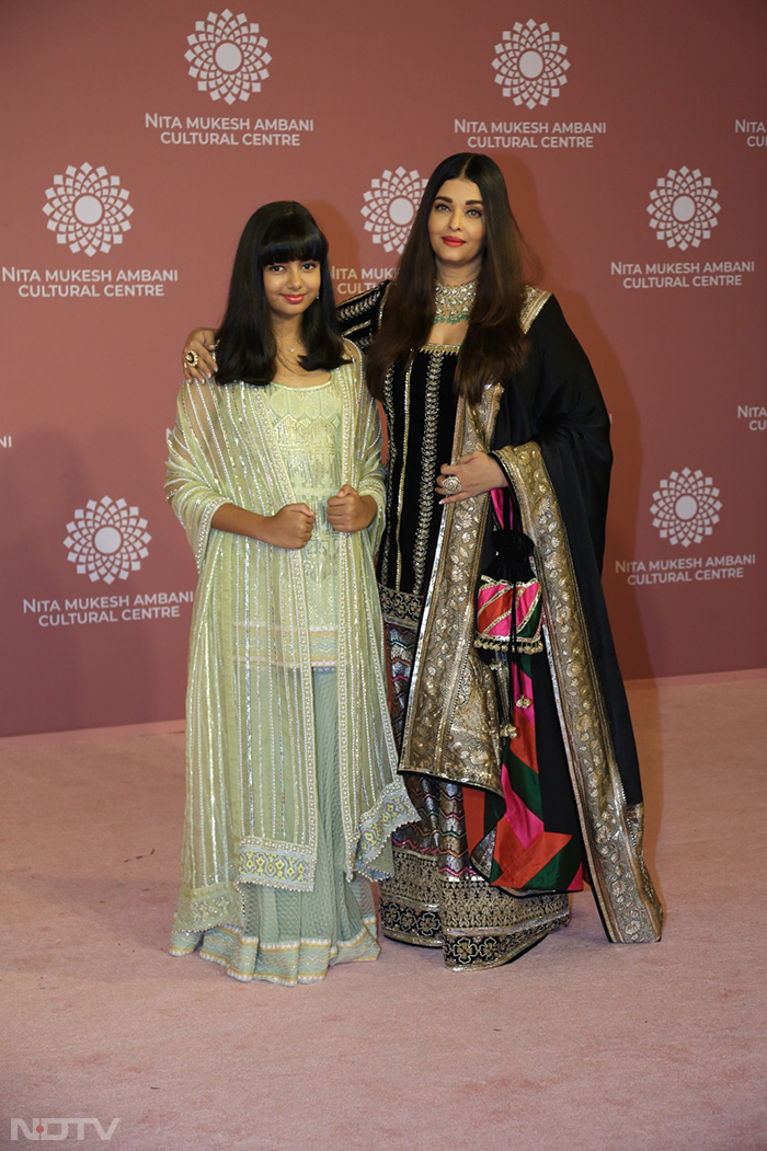 Aishwarya Rai Bachchan attended the Ambani event with her daughter Aradhya. (Image Courtesy: Varinder Chawla)