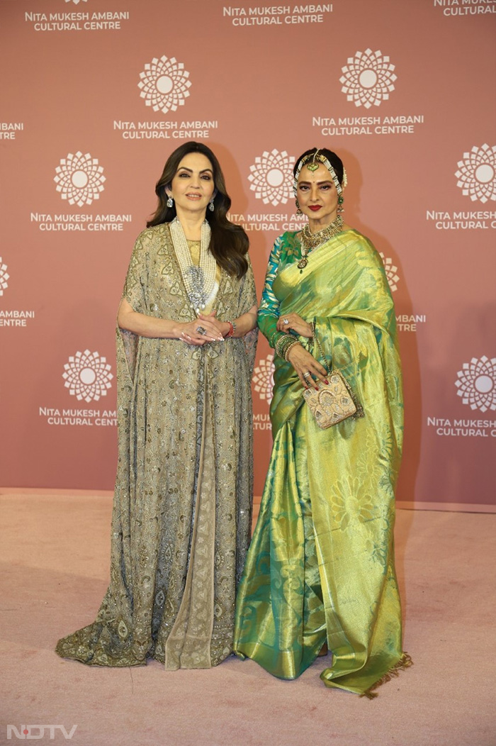 Veteran actress Rekha and Nita Ambani looked gorgeous as they posed together. (Image Courtesy: Varinder Chawla)