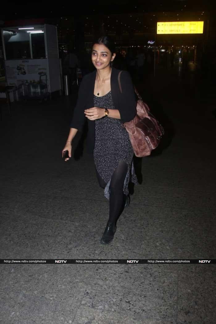 Priyanka And Kangana\'s Airport \'Fashion\'