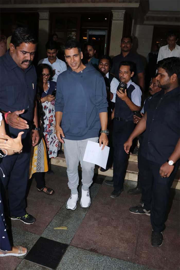 Busy Stars\' Busy Days: Akshay, Vidya, Taapsee, Sonakshi\'s Packed Schedules