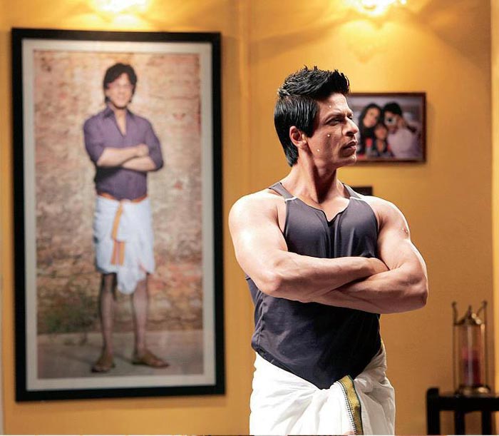 Hot new stills: Shah Rukh\'s looks in Ra.One