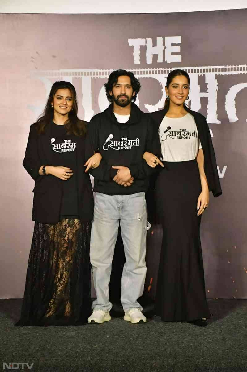 Raashii Khanna, Vikrant Massey and Ridhi Dogra made a statement in T-shirts with <i>The Sabarmati Report</i> written on them (Image Courtesy: Varinder Chawla)