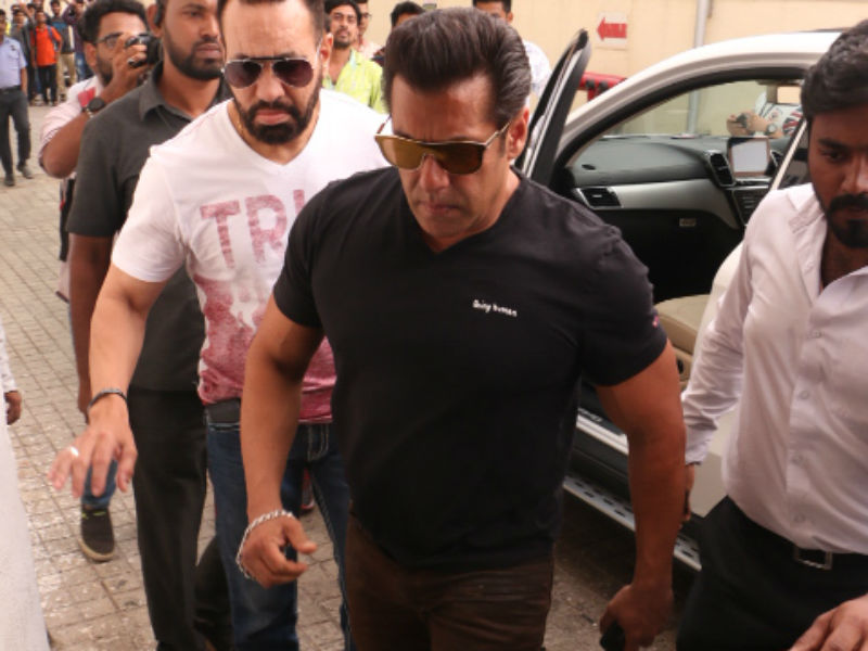 Hard To Beat Salman Khan And Anil Kapoor In This <I>Race</i>