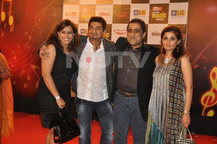 Vidya, Deepika, Hrithik at music awards
