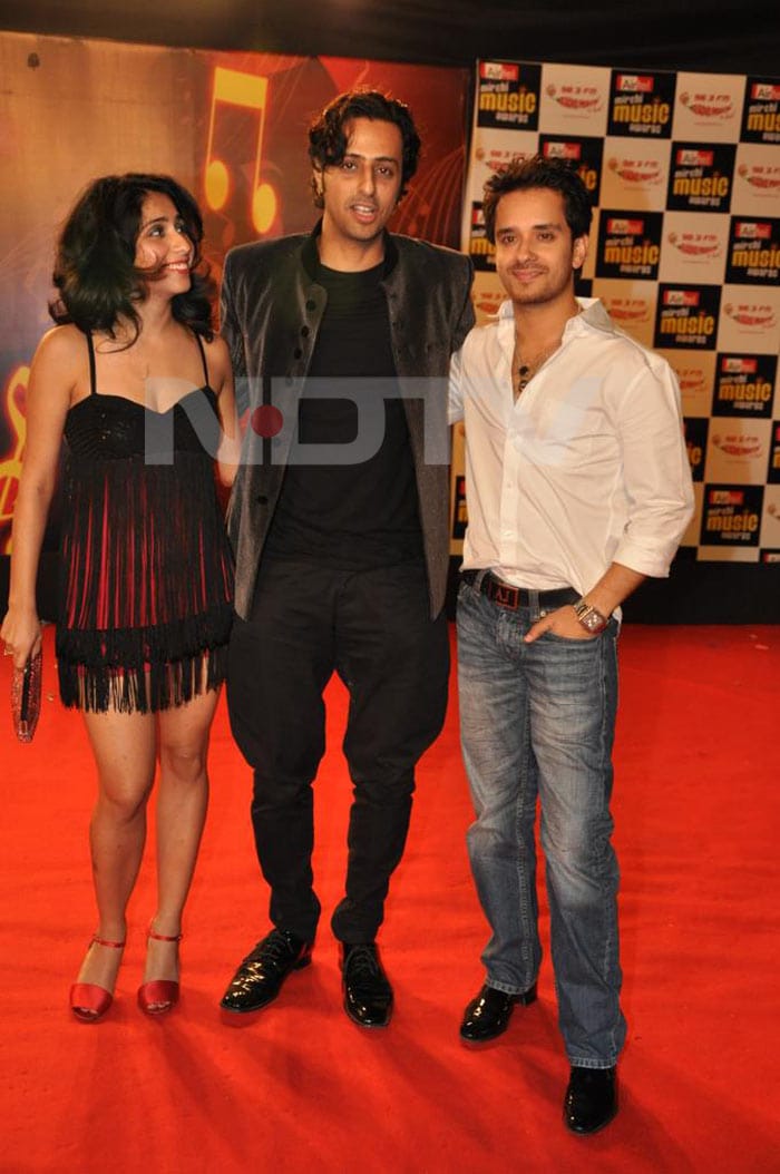 Vidya, Deepika, Hrithik at music awards
