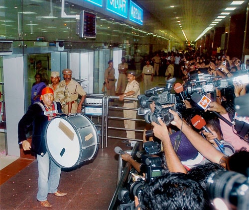 Hero's welcome for A R Rahman