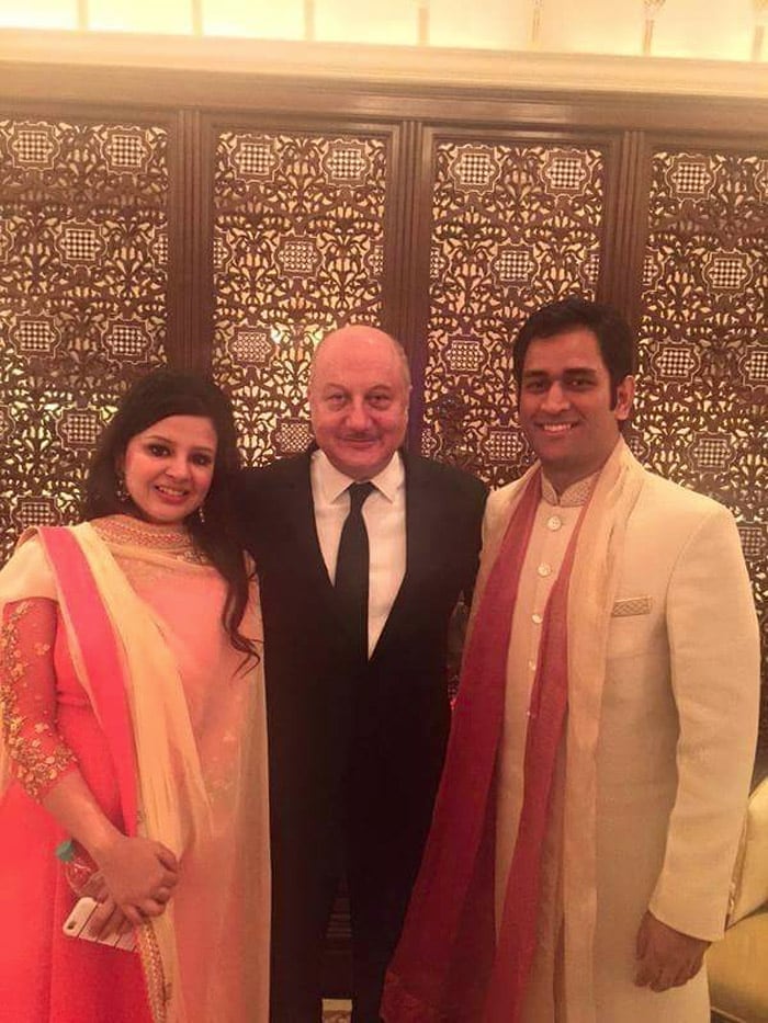 Inside Suresh Raina\'s Wedding: Dhoni & Sakshi on VIP Guest List
