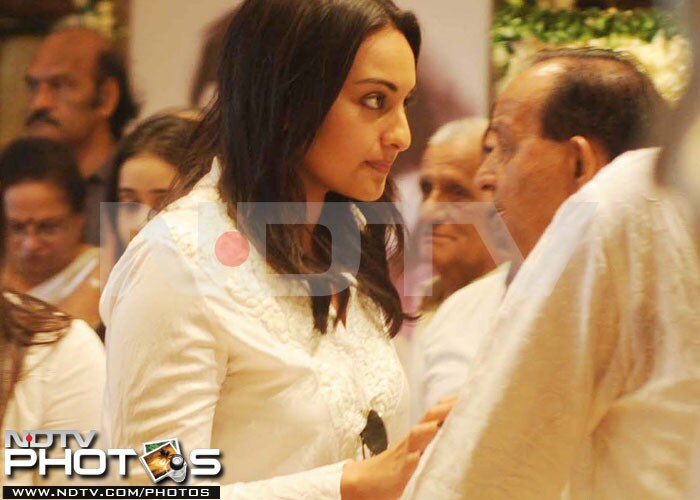 Young star Sonakshi Sinha attended the prayer meet. Her father, veteran actor and politician Shatrughan Sinha is also unwell.