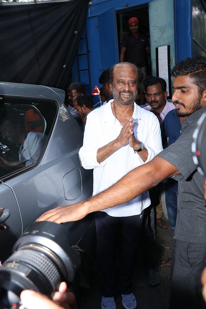 Superstar Rajinikanth Visits The Sets Of Darbar With Wife Latha