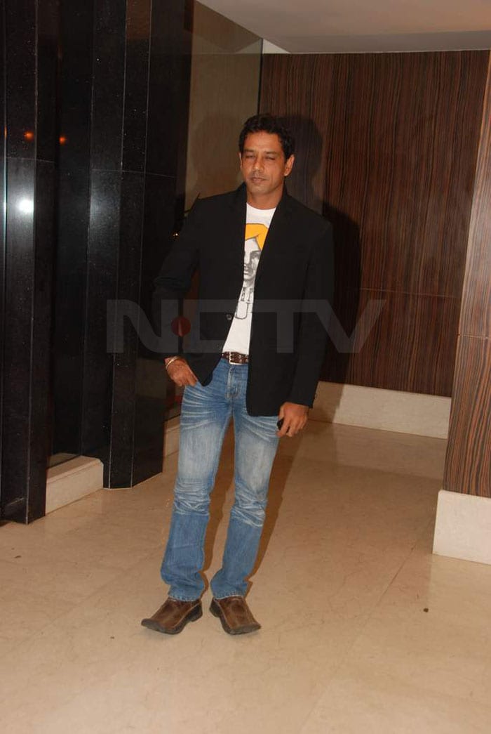 Actor Anoop Soni of <i>Balika Vadhu</i> fame walks in to attend the party.