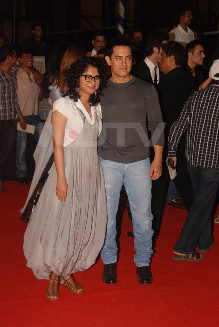 Aamir, Katrina attend <I>Rajneeti</I> premiere