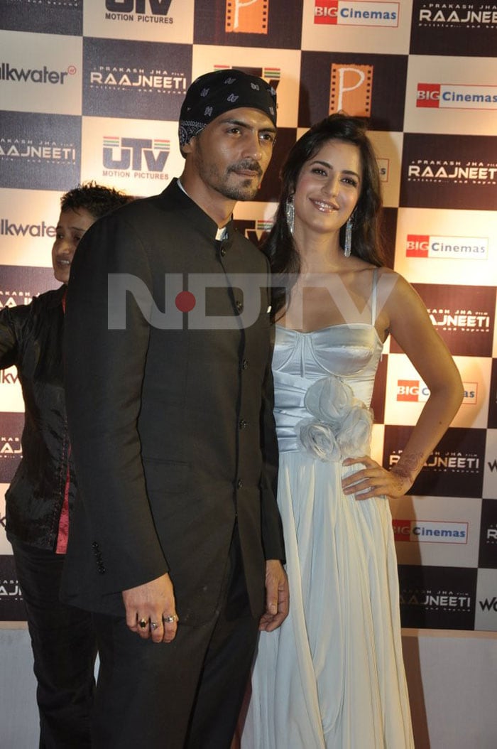 Aamir, Katrina attend <I>Rajneeti</I> premiere