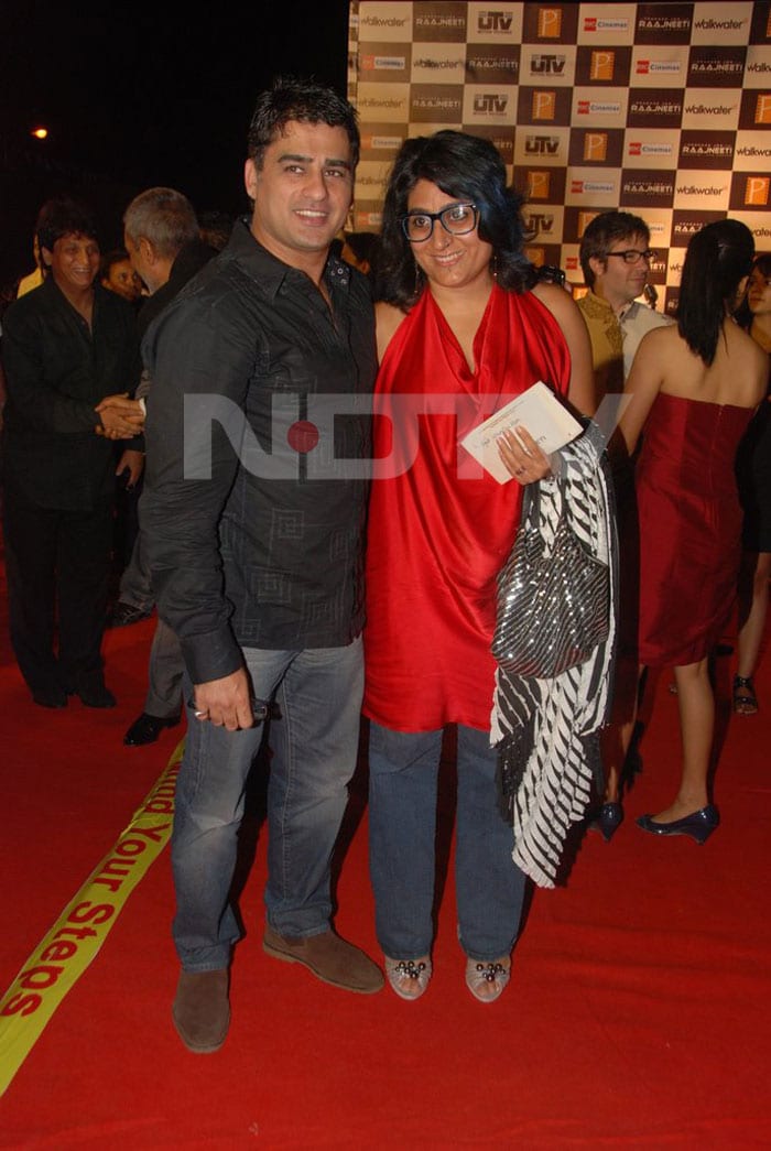 Aamir, Katrina attend <I>Rajneeti</I> premiere