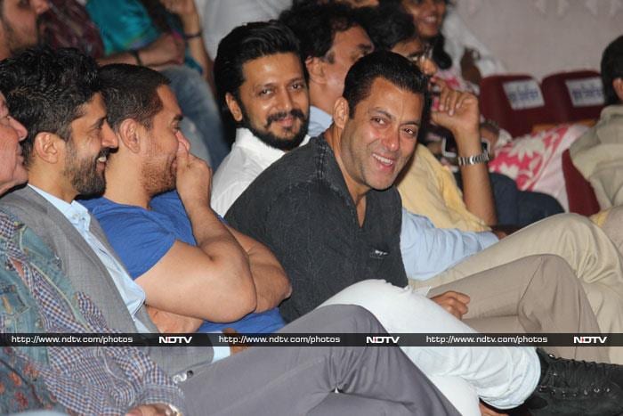 Salman, Aamir Meet Raj Thackeray to Discuss Mumbai Development Plan