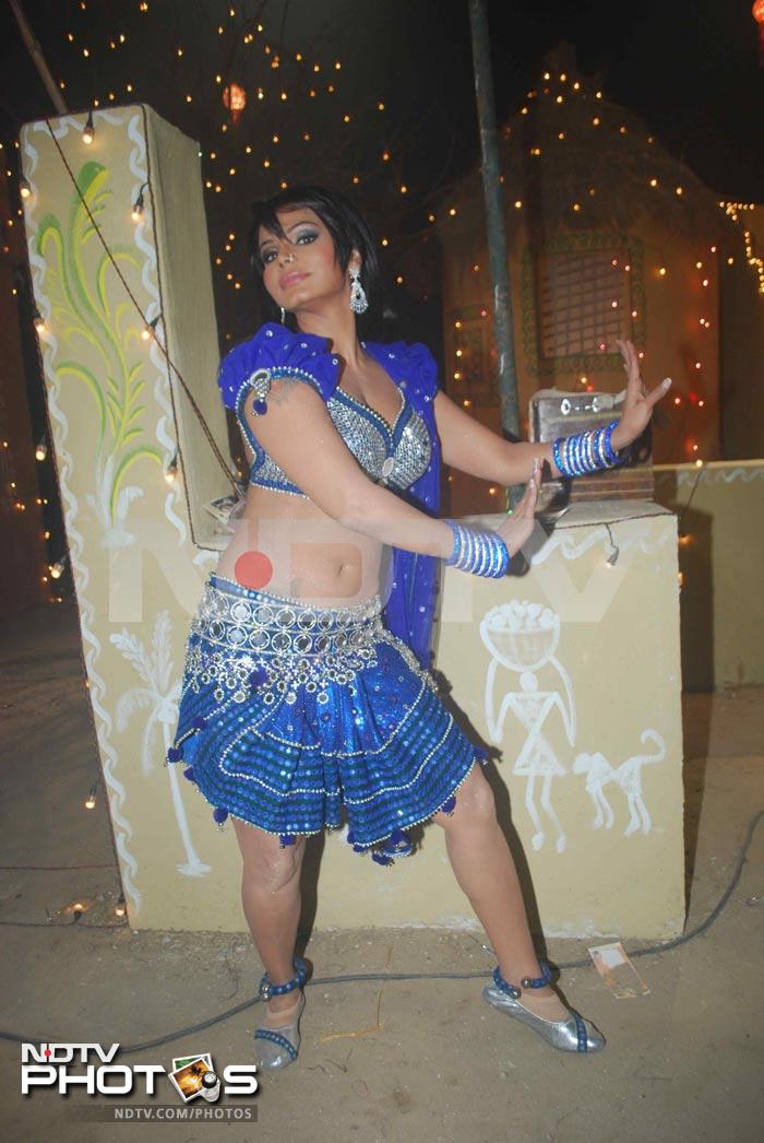 On the sets of Rakhi Sawant\'s new item song