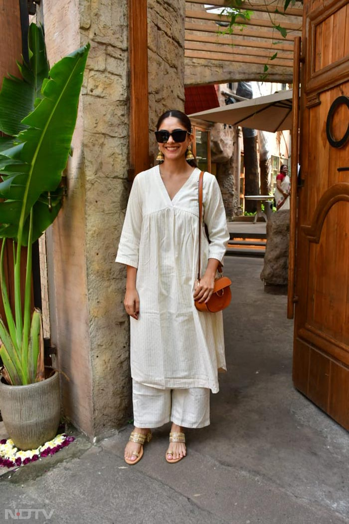 Mrunal Thakur's festive OOTD was this white number. (Image courtesy: Varinder Chawla)